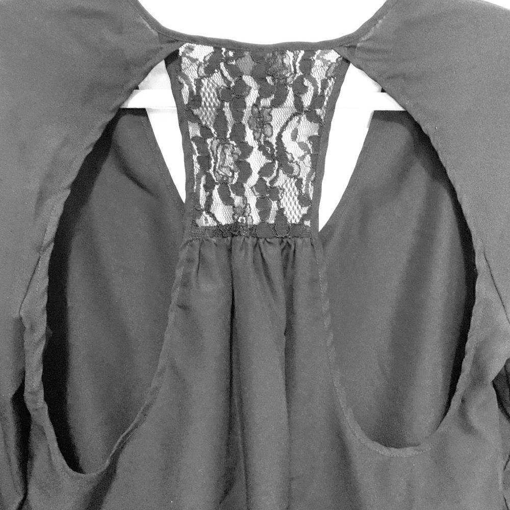 Sparkle & Fade, Open Back, Lace Blouse - Picture 5 of 5